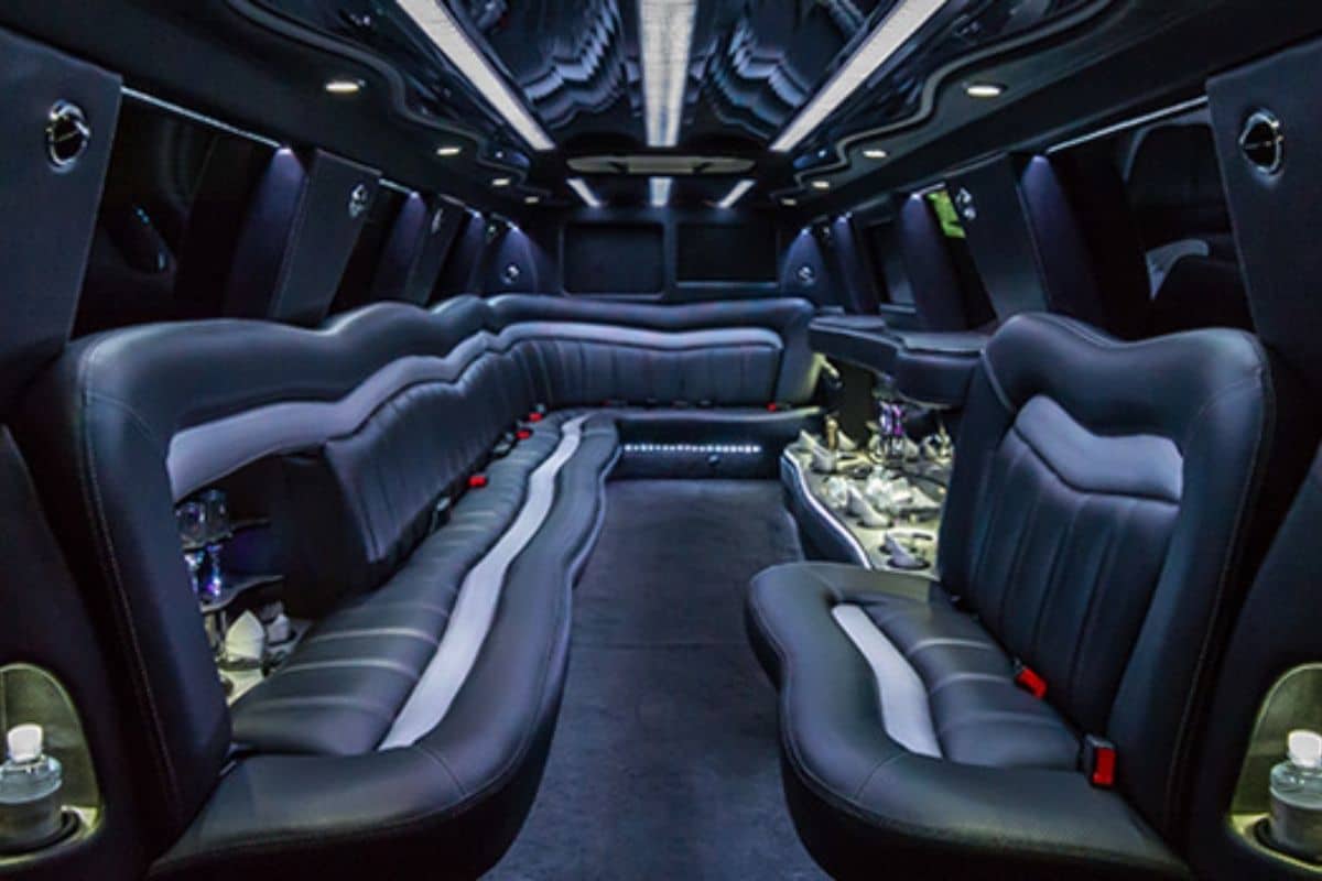 10-pax-Stretch-SUV-Limo-Interior.jpg