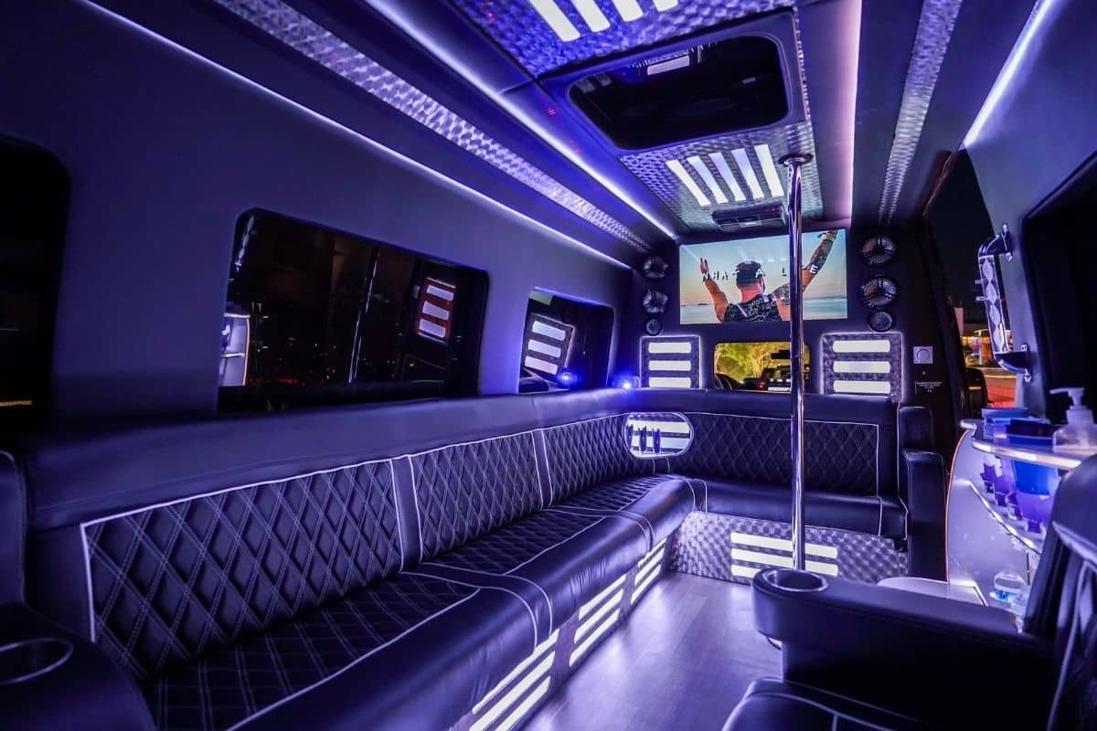 14-pax-XL-Sprinter-Limo-Interior.jpg